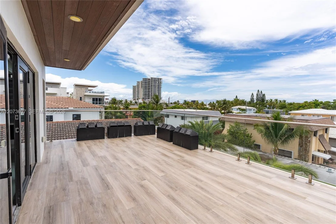 Photo of 5601 N Ocean Dr