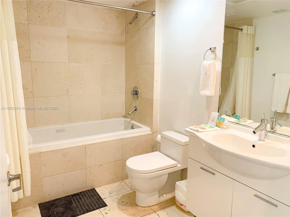 Photo of Unit 4305 at 