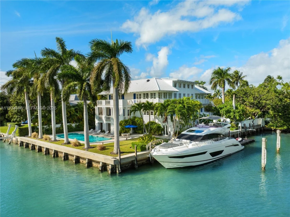 Photo of 100 Cape Florida Dr