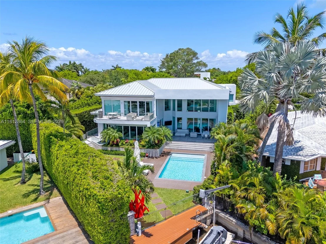 Photo of 420 Island Dr