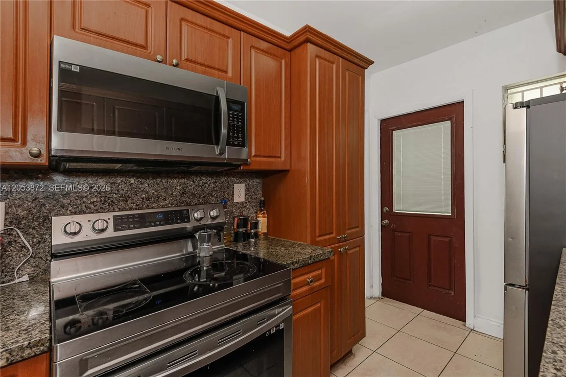 Photo of 681 NE 1st Pl