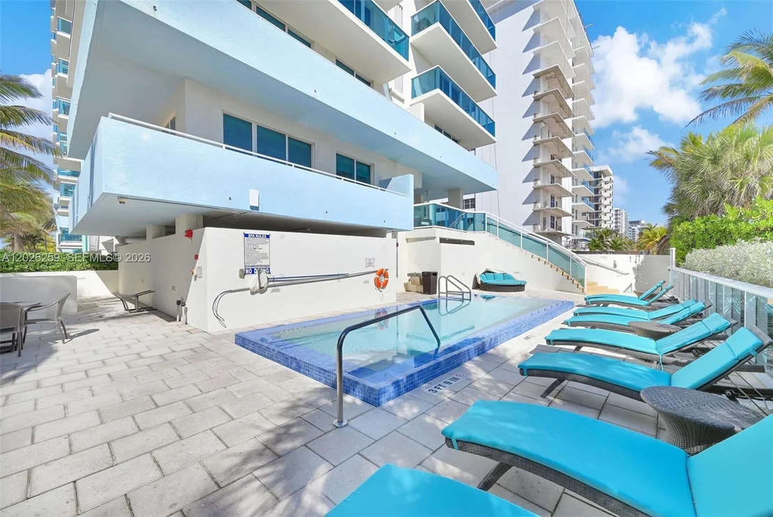 Photo of Unit 821 at 9201 Collins Ave
