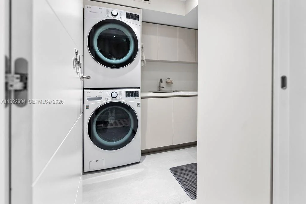 Photo of 4095 Battersea Rd