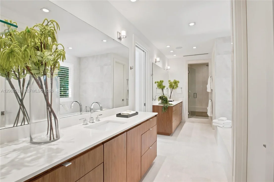 Photo of 2820 Brickell Ave