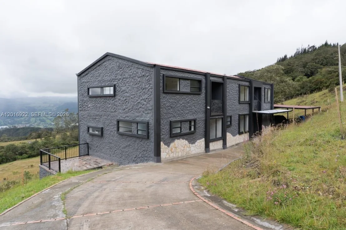 Photo of CRA 7 #237-04 Bogota, Colombia