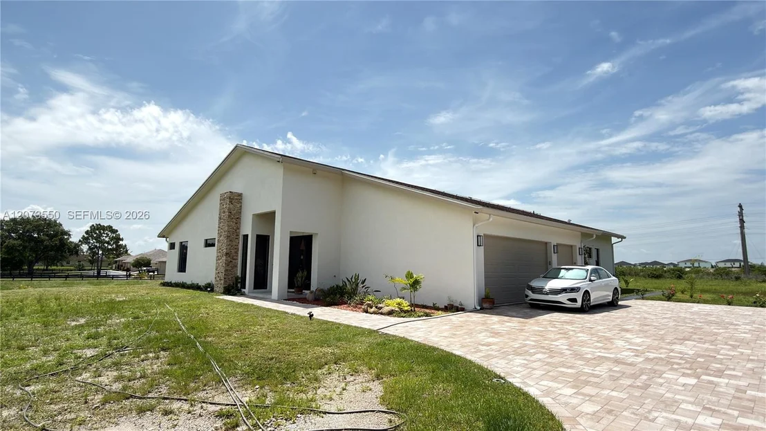 Photo of 19860 Skyhawk Ln