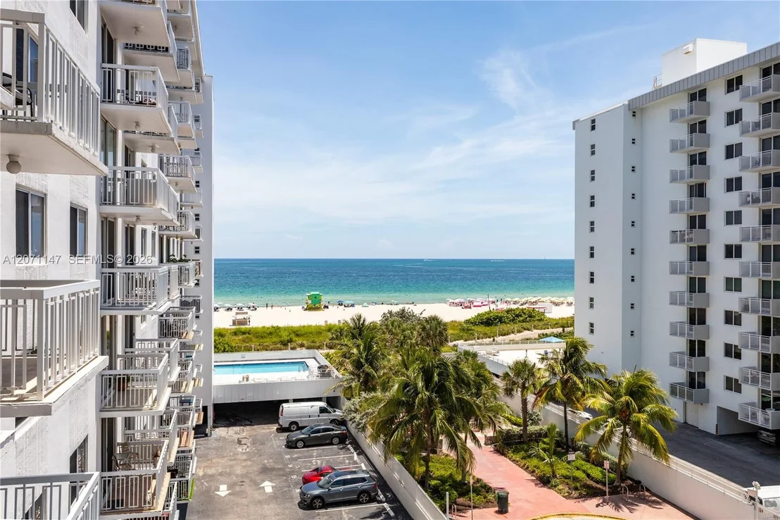 Photo of Unit 607 at 401 Ocean Dr
