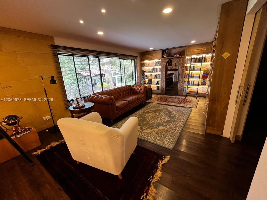Photo of 123 El Retiro