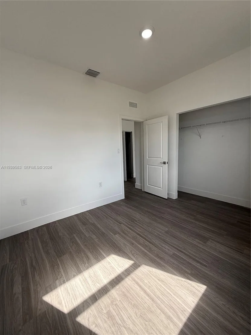 Photo of 1048 Jay Ct
