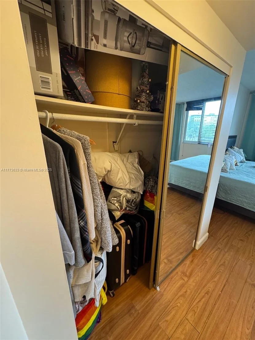 Photo of Unit 304 at 4330 Hillcrest Dr