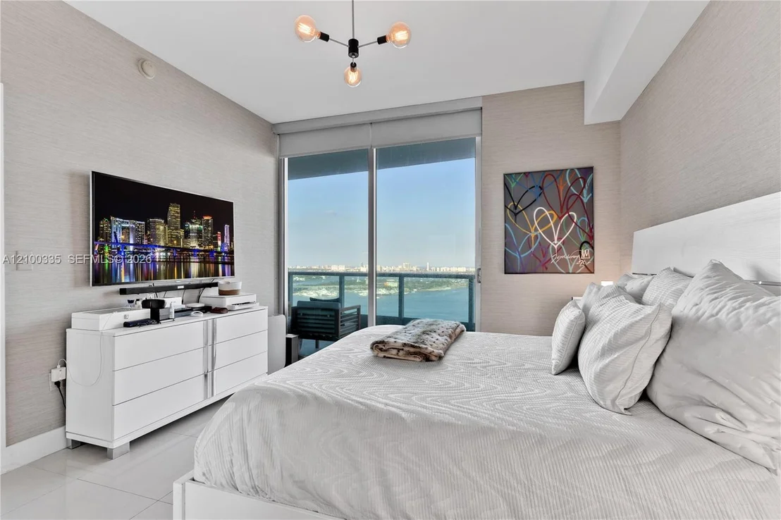 Photo of Unit 3003 at 900 Biscayne Blvd