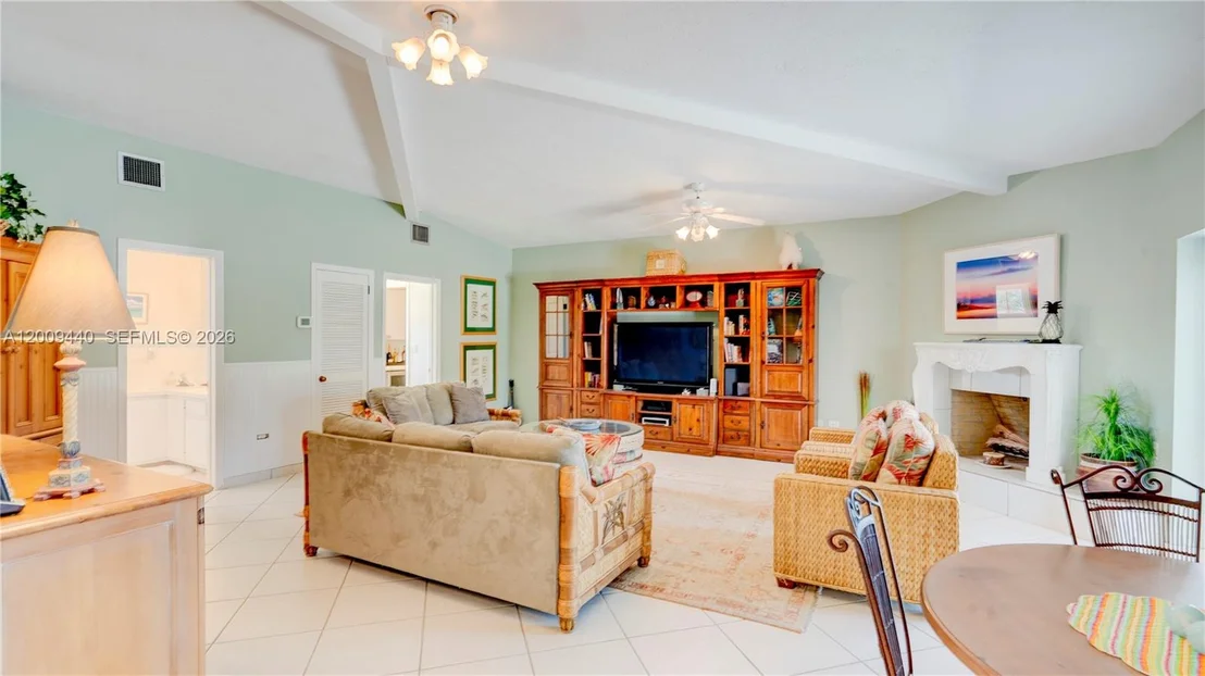 Photo of 1101 Mastic Street
