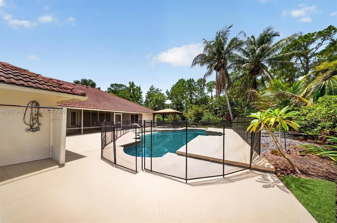 Photo of 1215 Stallion Dr