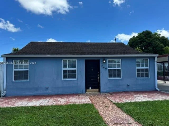 Photo of 740 SE 4th Pl