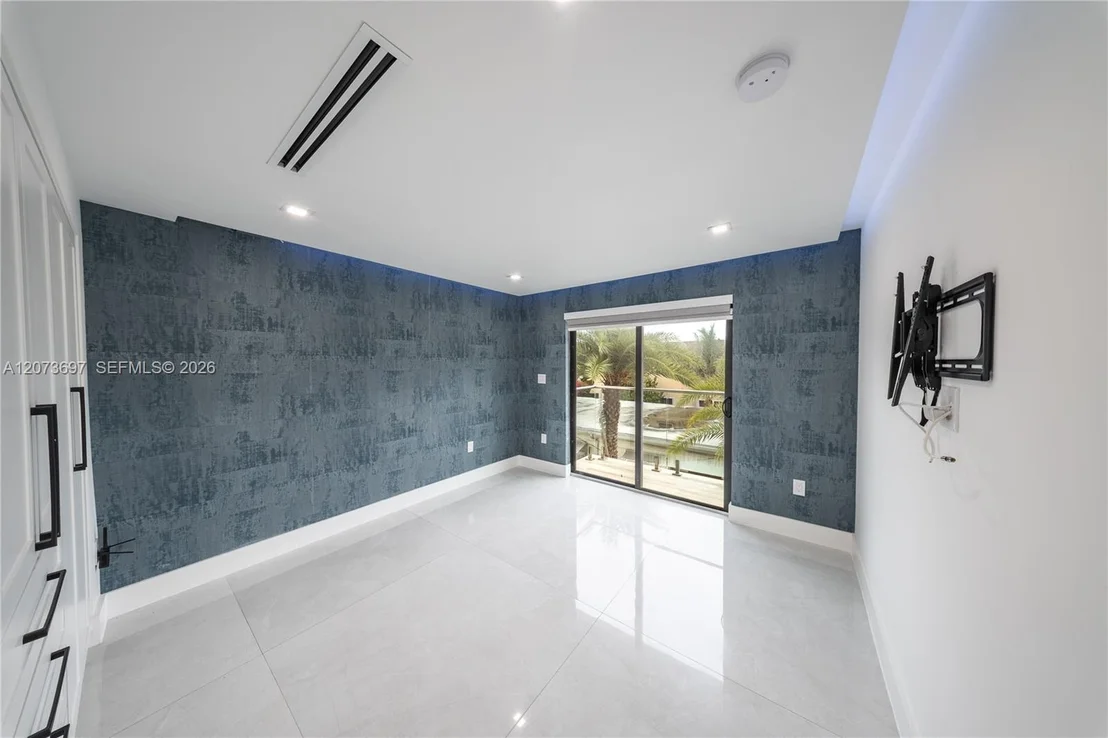 Photo of 5601 N Ocean Dr