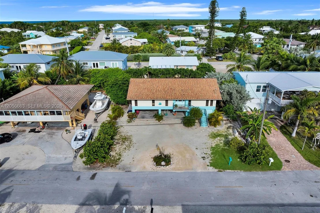 Photo of 422 Calle Limon