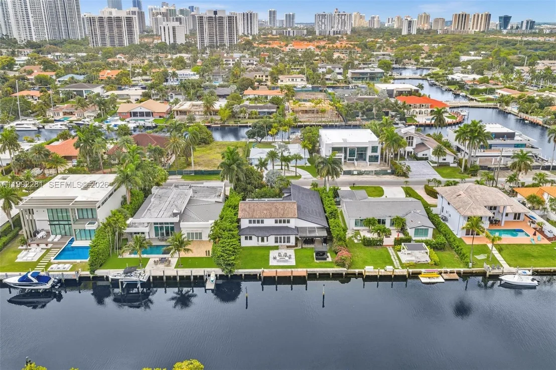 Photo of 472 Sunset Dr
