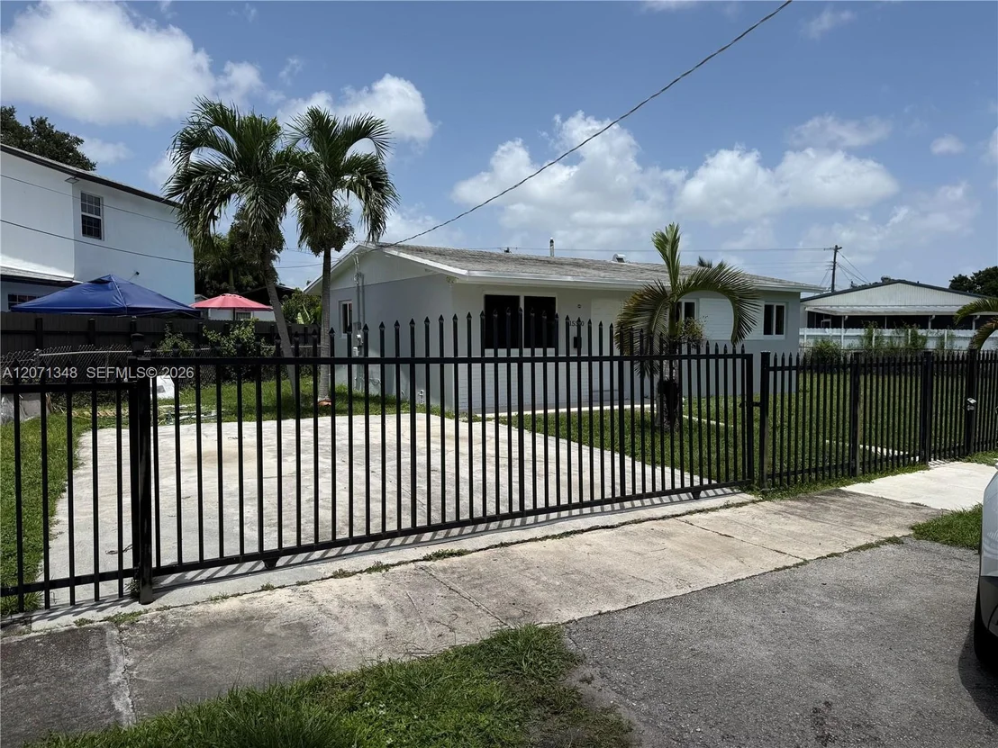 Photo of 15300 Railroad Dr