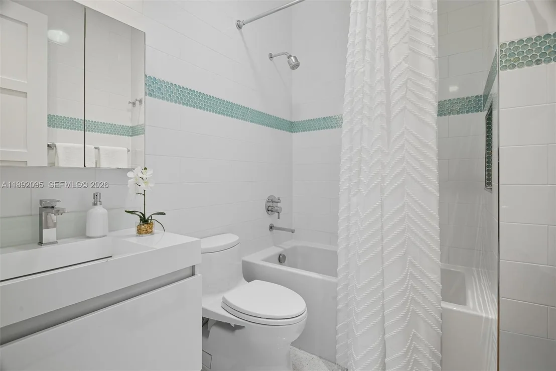 Photo of 5800 SW 99th Ter