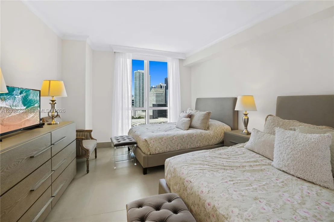 Photo of Unit 2408 at 901 Brickell Key Blvd
