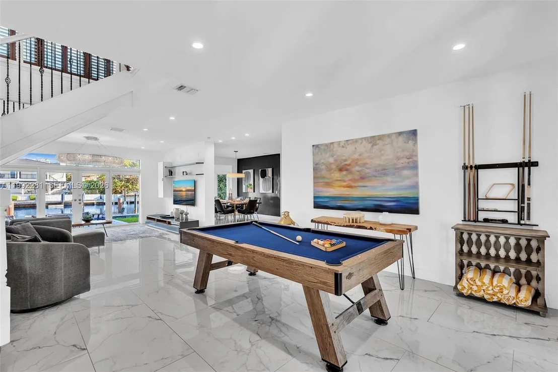 Photo of 472 Sunset Dr