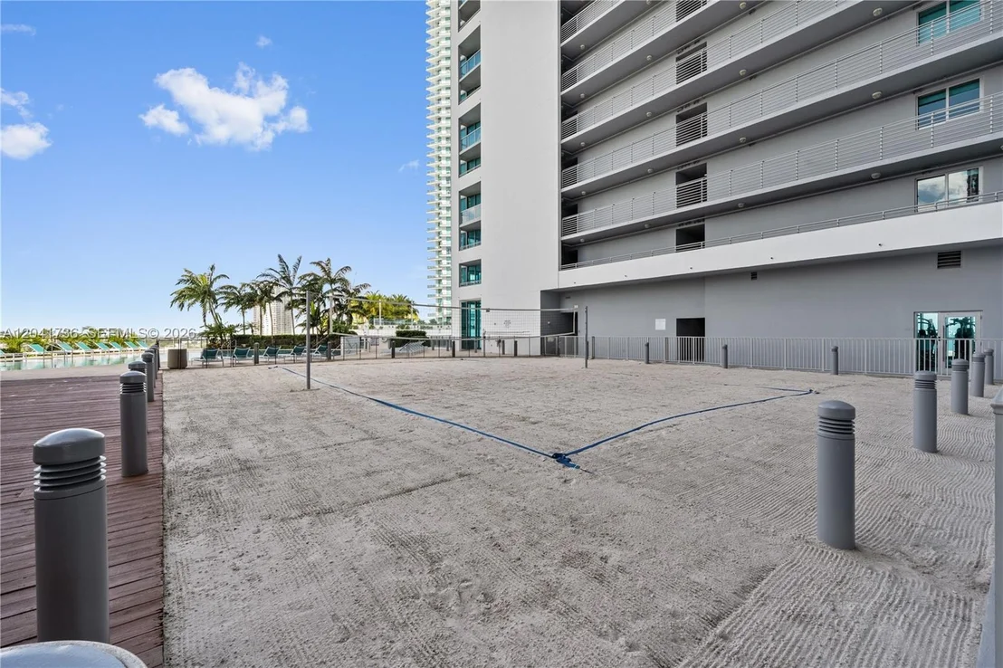 Photo of Unit 2101 at 888 Biscayne Blvd