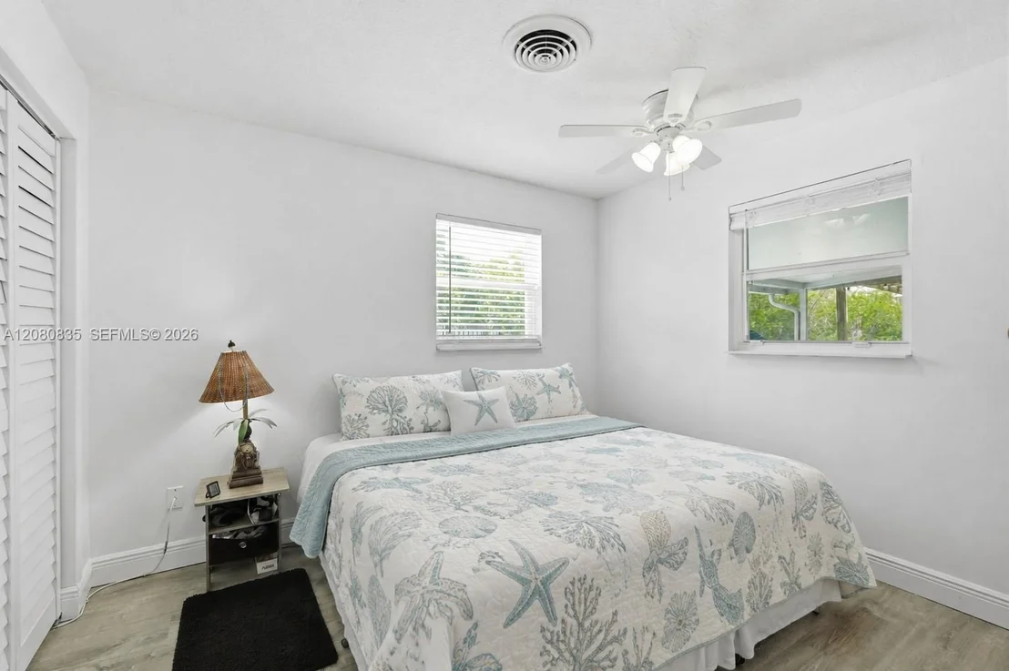 Photo of 70 SW Hideaway Pl
