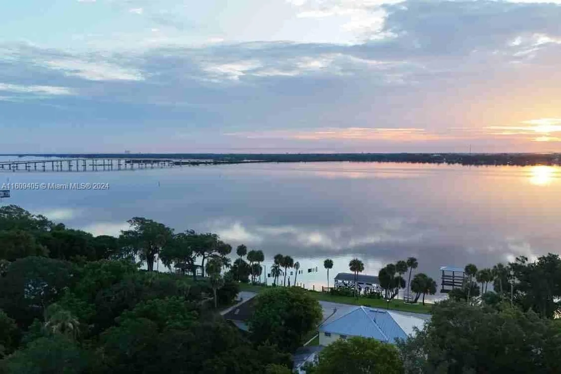 Photo of 1613 N Indian River Drive
