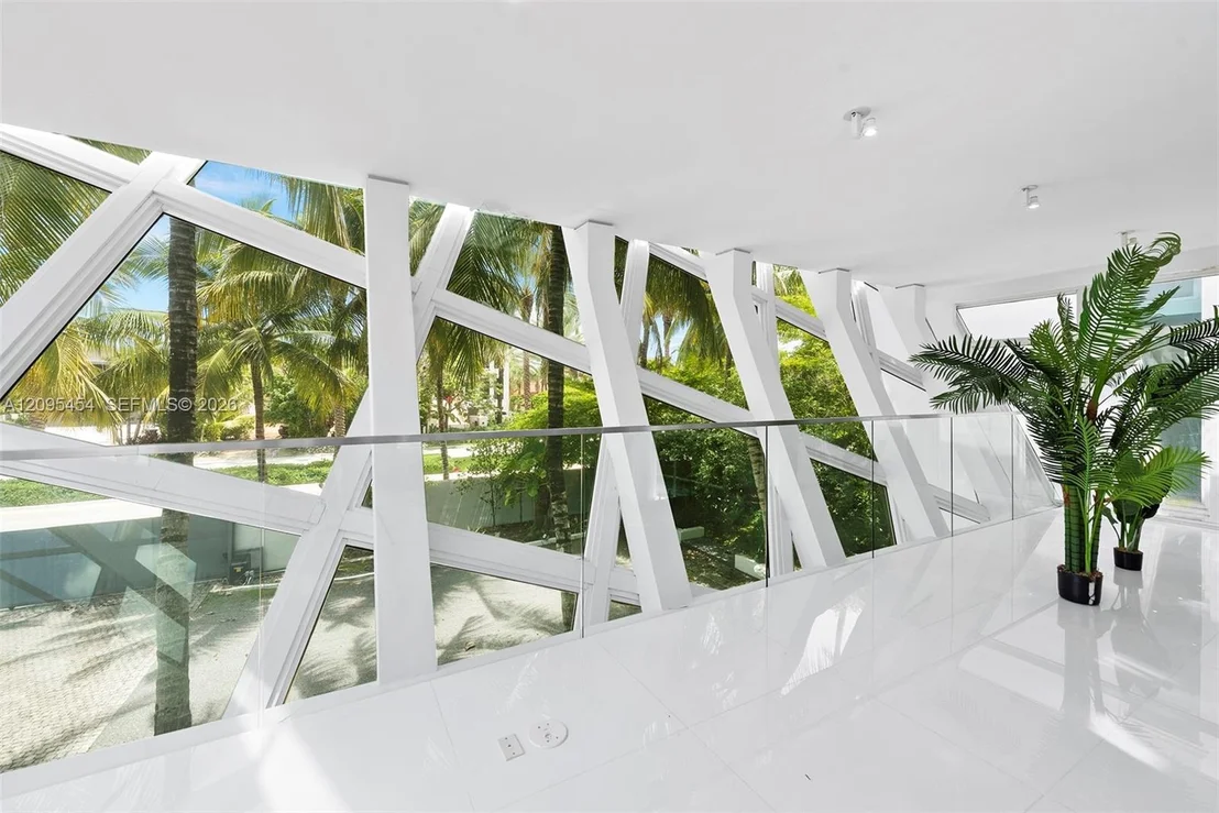 Photo of 480 Ocean Blvd