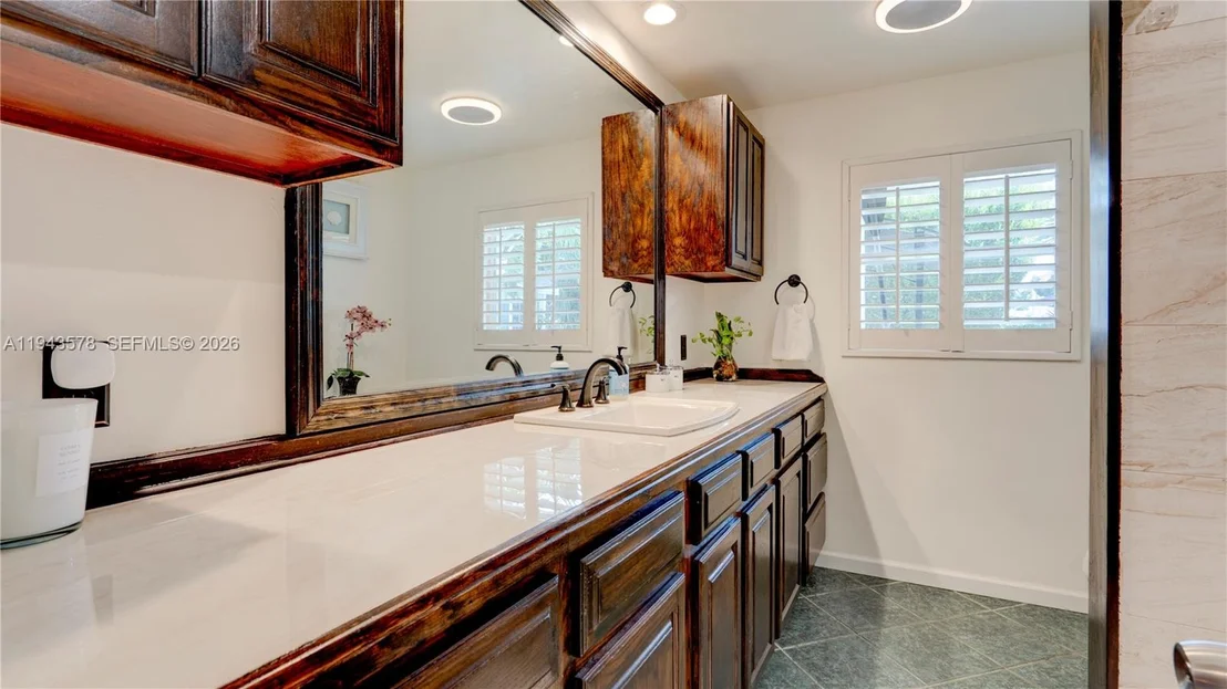 Photo of 150 Azalea St.