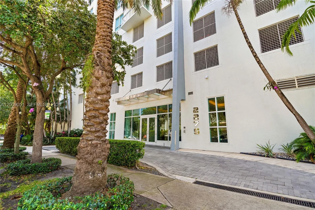 Photo of Unit 802 at 2275 Biscayne Blvd