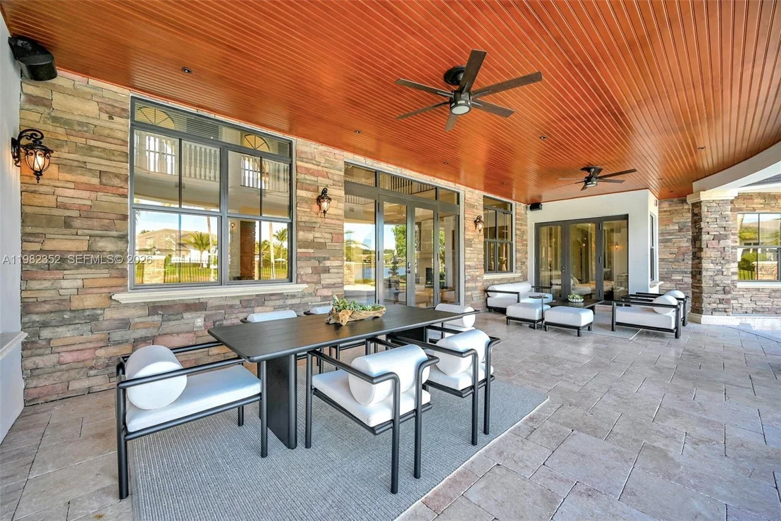 Photo of 2905 Paddock Rd