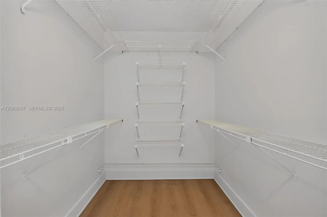 Photo of Unit D2 at 1903 Bermuda Cir