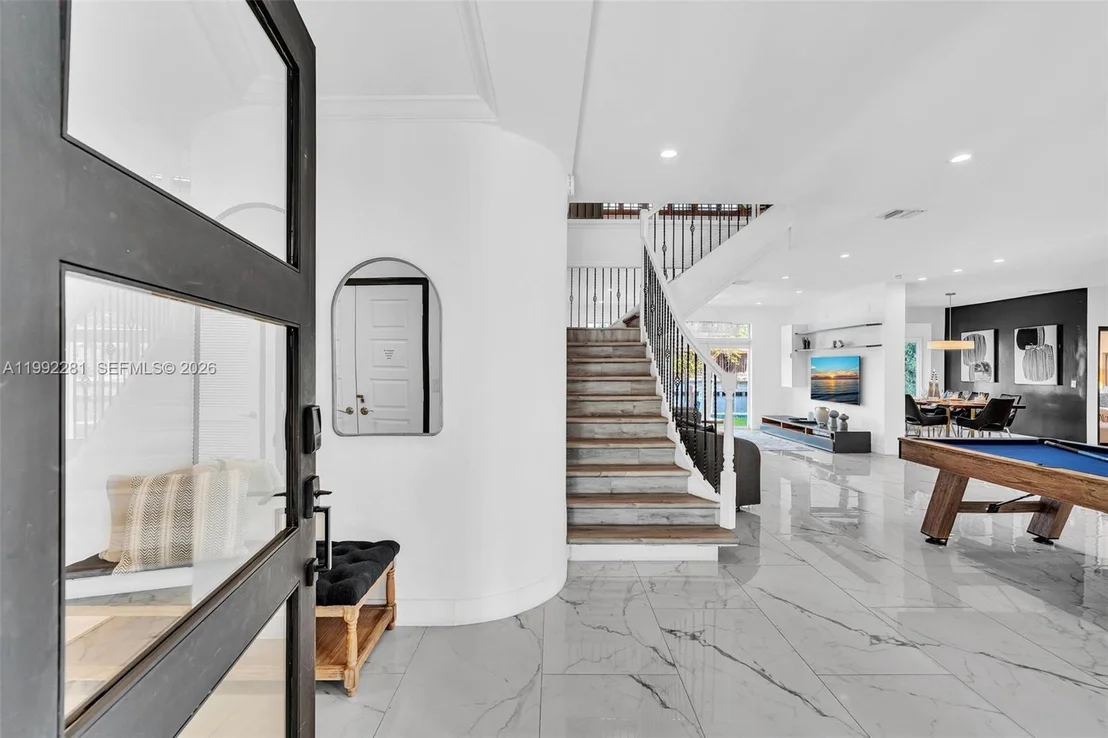 Photo of 472 Sunset Dr