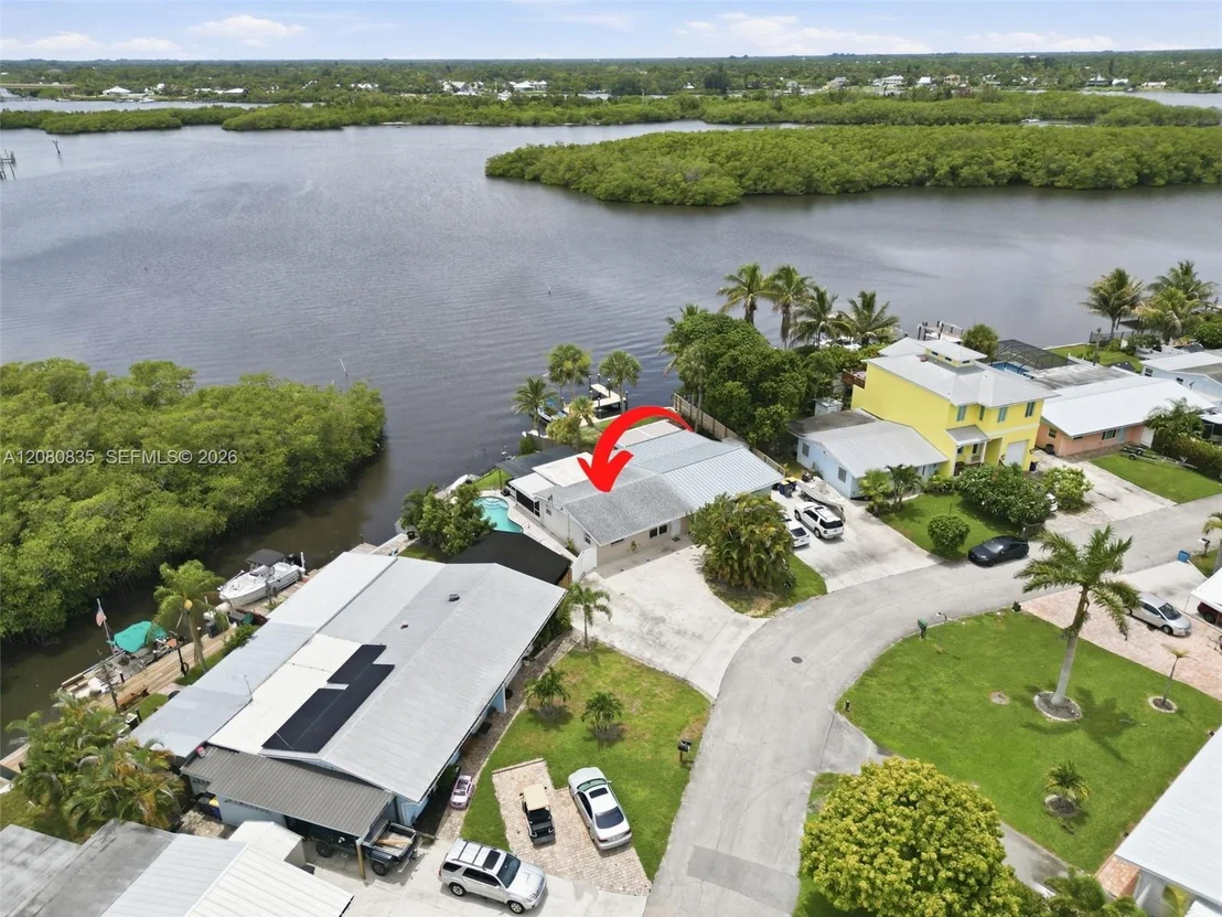 Photo of 70 SW Hideaway Pl