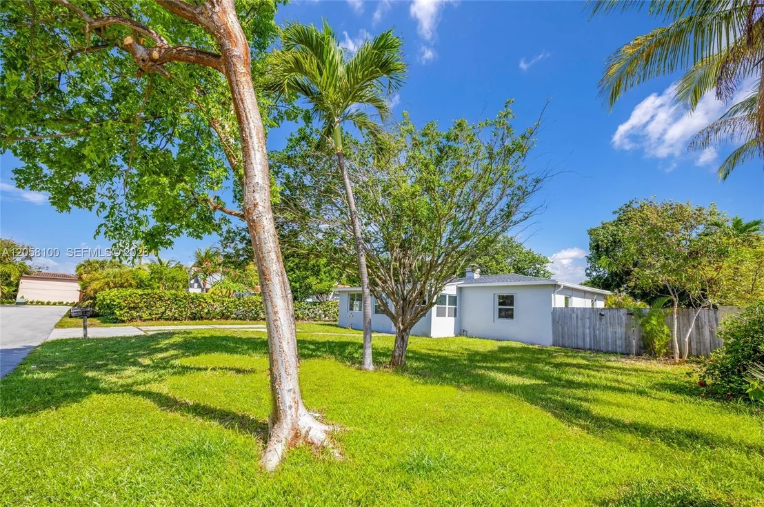 Photo of 3405 Robbins Rd