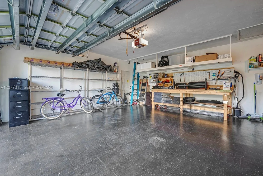 Photo of 3324 Lakeview Blvd