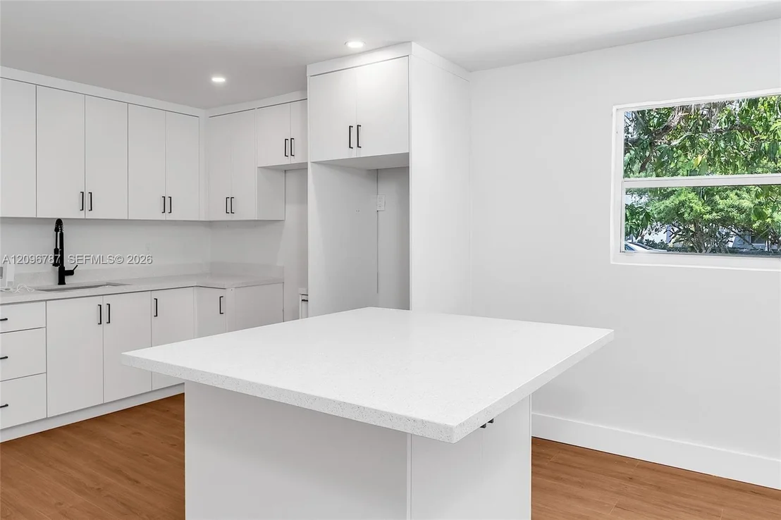 Photo of 1046 Jann Ave