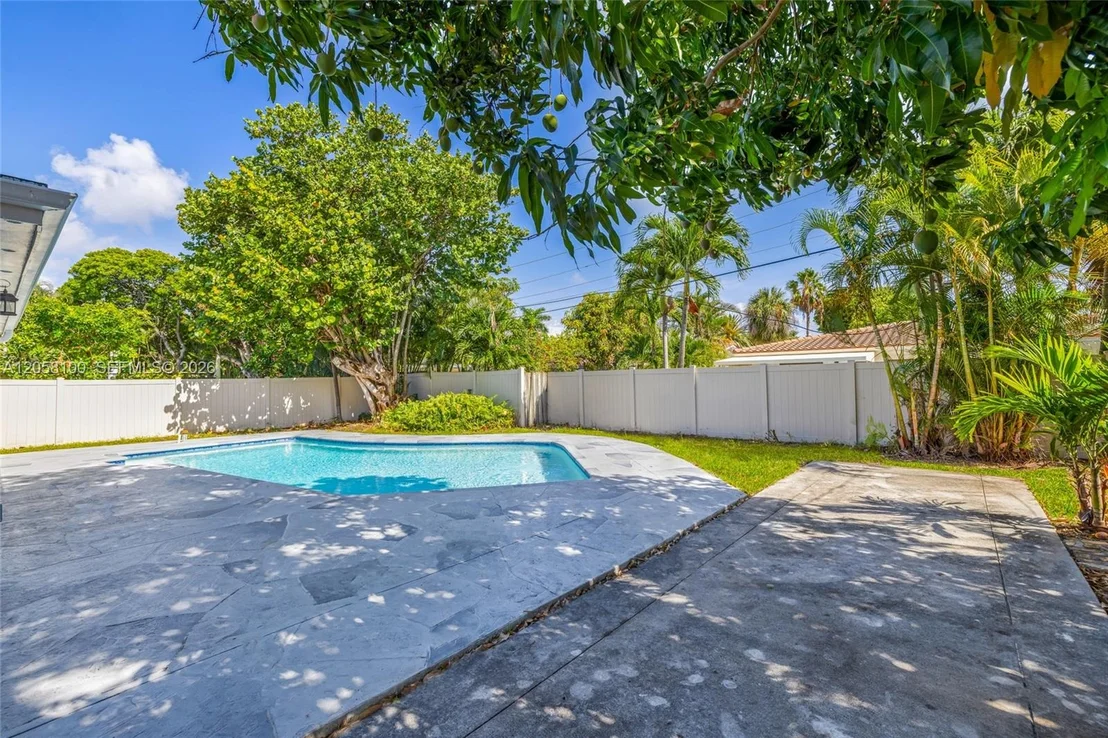 Photo of 3405 Robbins Rd