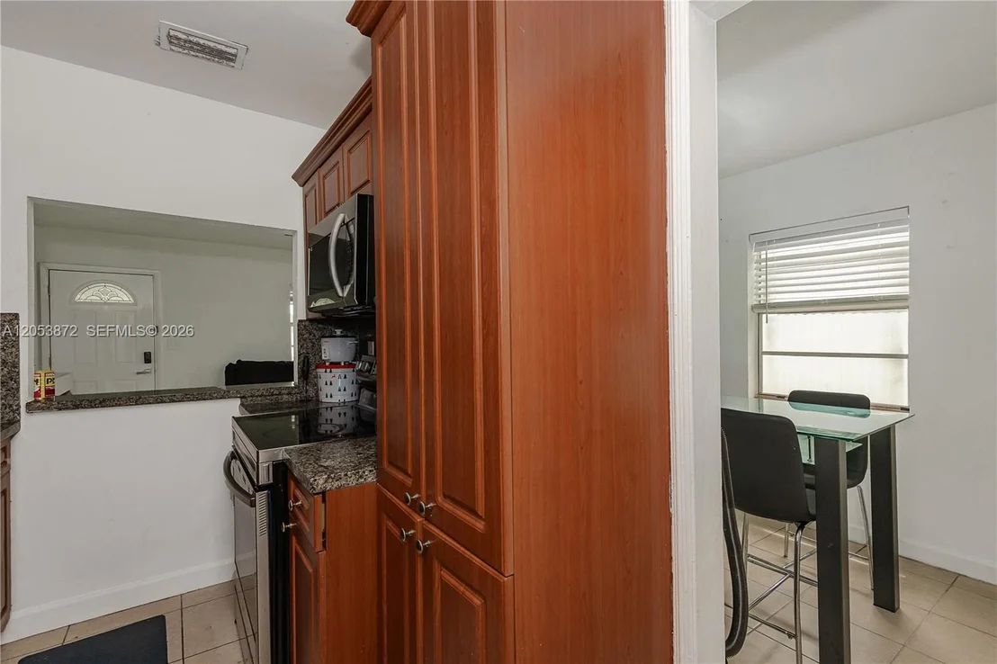 Photo of 681 NE 1st Pl