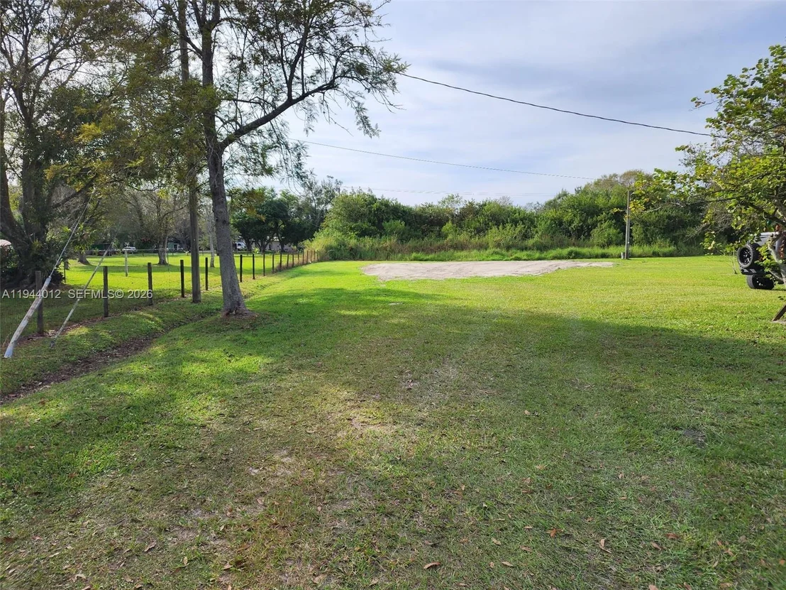 Photo of 3565 nw 10th ave.