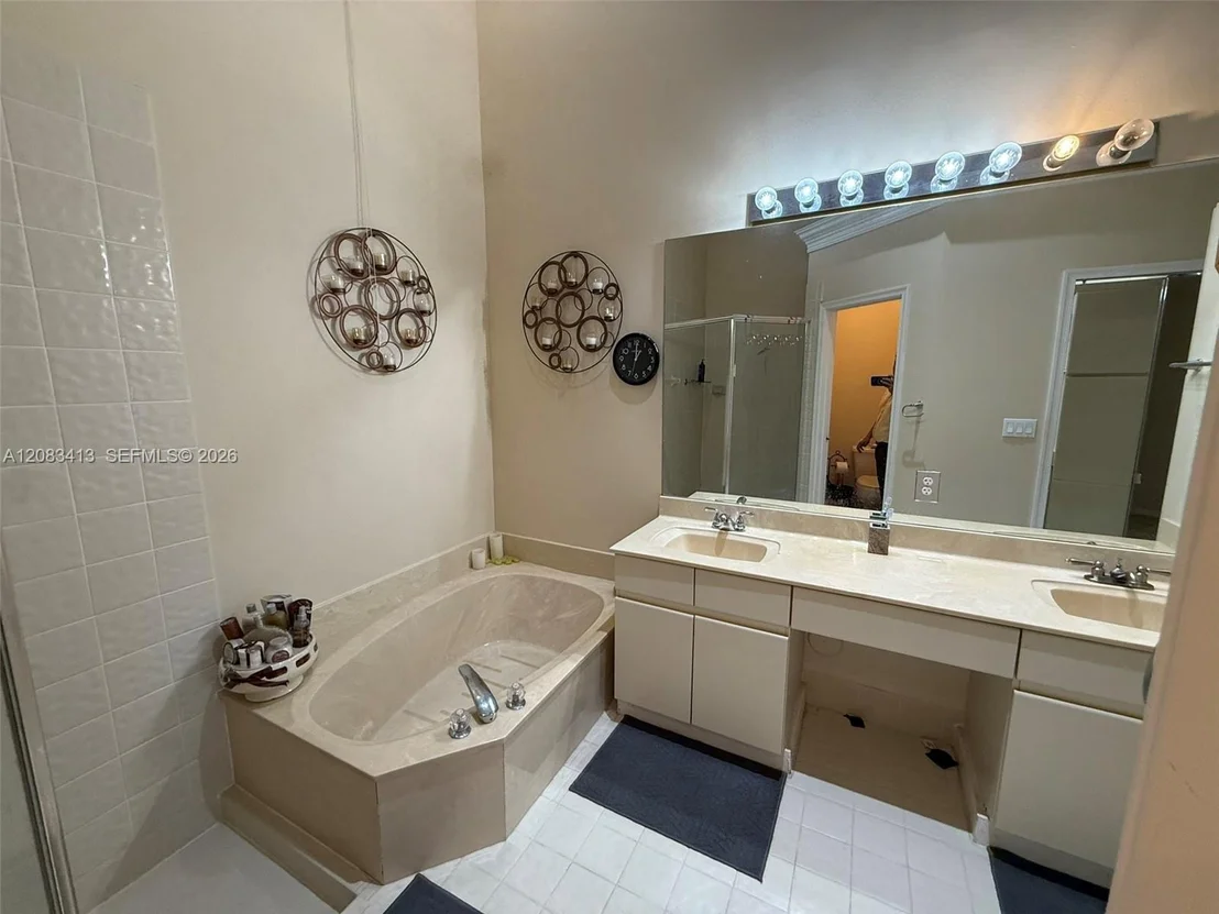 Photo of 7705 Highlands Cir