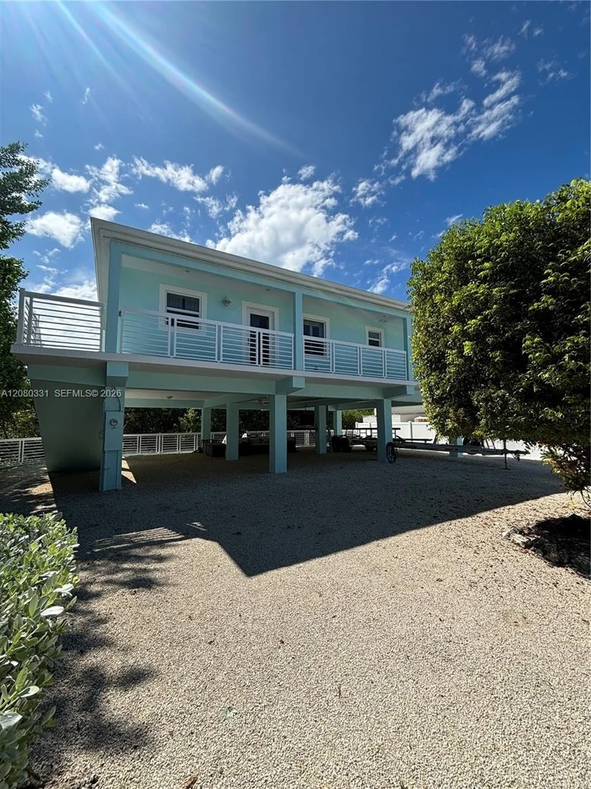 Photo of 102 Venetian Dr