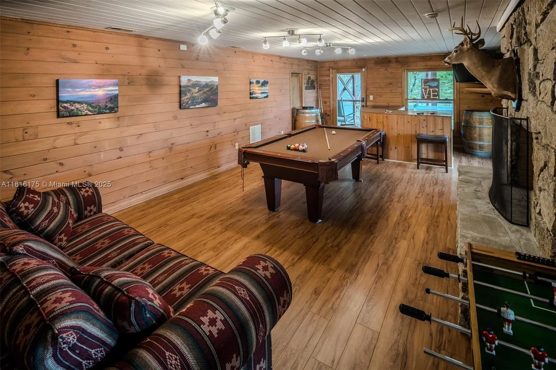 Photo of 200 Summit Lodge Road
