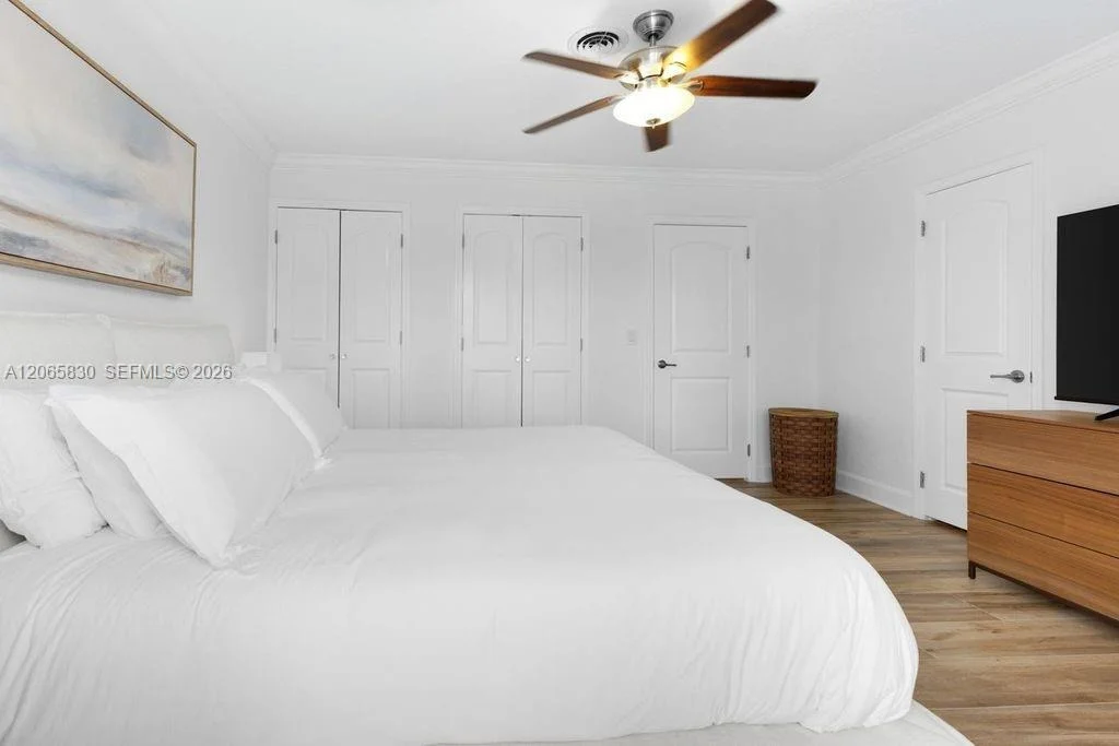 Photo of 261 SE 4th St