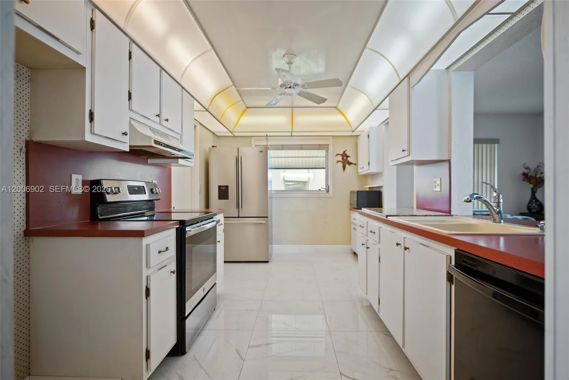Photo of 2103 SW 20th Cir