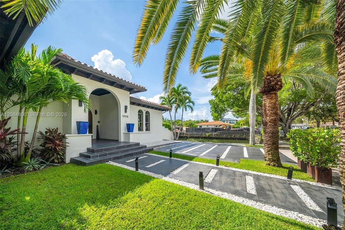 Photo of 12905 Ixora Rd