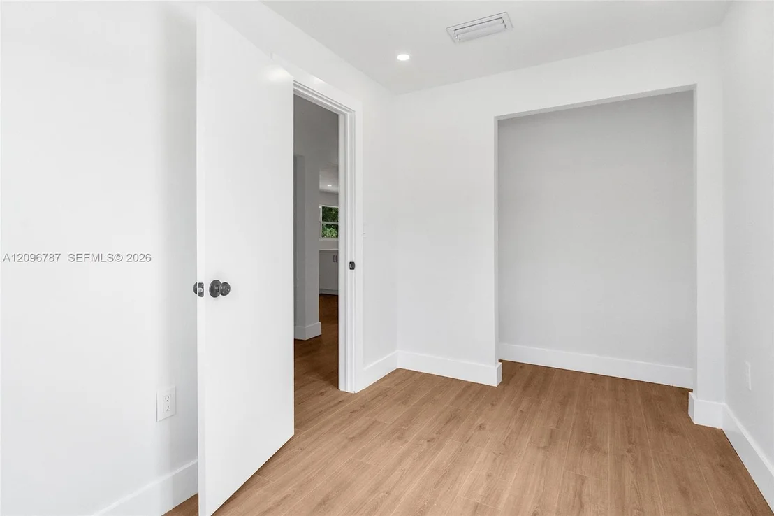 Photo of 1046 Jann Ave