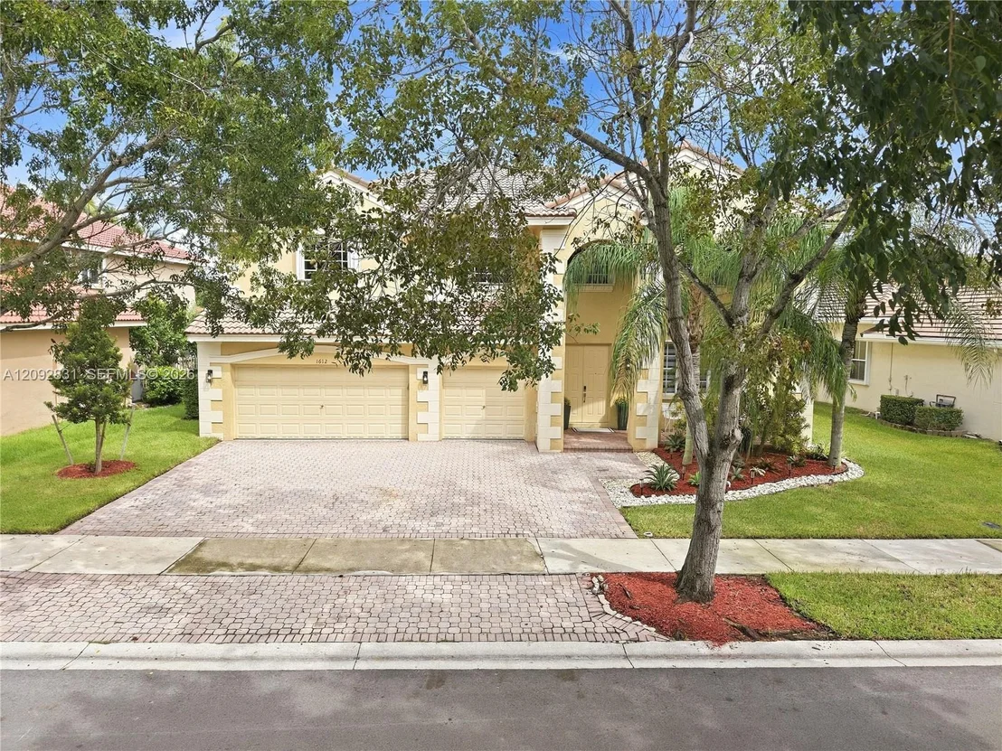 Photo of 1612 Blue Jay Cir