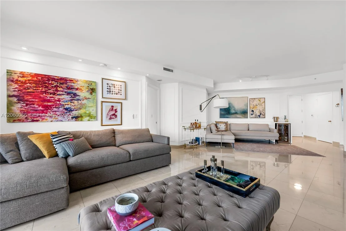 Photo of Unit 1102 at 848 Brickell Key Dr
